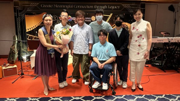 普普樂團於扶輪社慈善晚宴演唱
