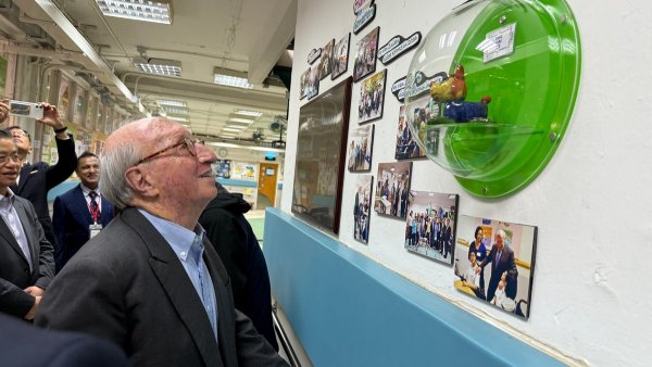 萬瑞庭慈善基金主席萬瑞庭先生(Mr. Peter Van Zuiden)到學校參觀