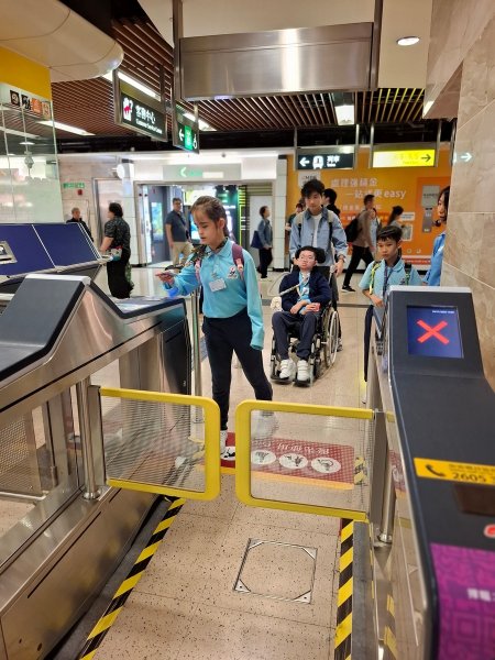 參觀「香港多面體」展覽