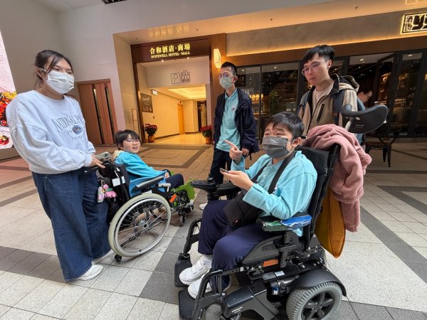 參觀展城館及港島海岸線探索