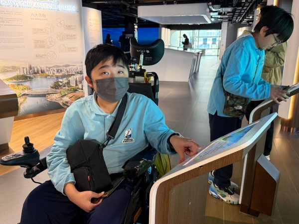 參觀展城館及港島海岸線探索