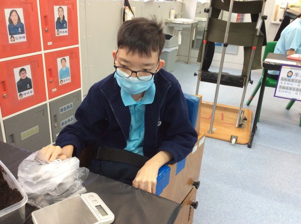 J 班工作體驗 咖啡渣包裝